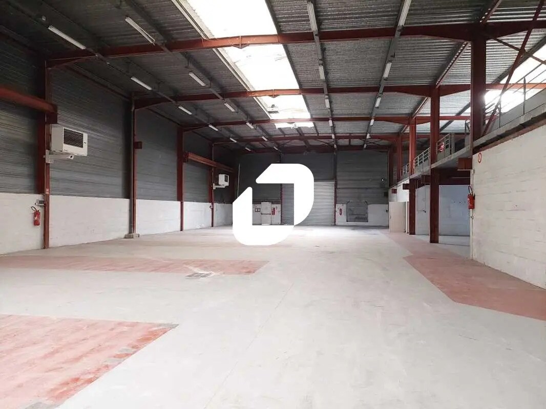 Local d’activités dans Coignières à louer Photo intérieure– Image 1 sur 9