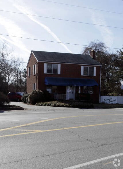 706 Delaware St, New Castle, DE à vendre - Photo principale – Image 1 sur 2