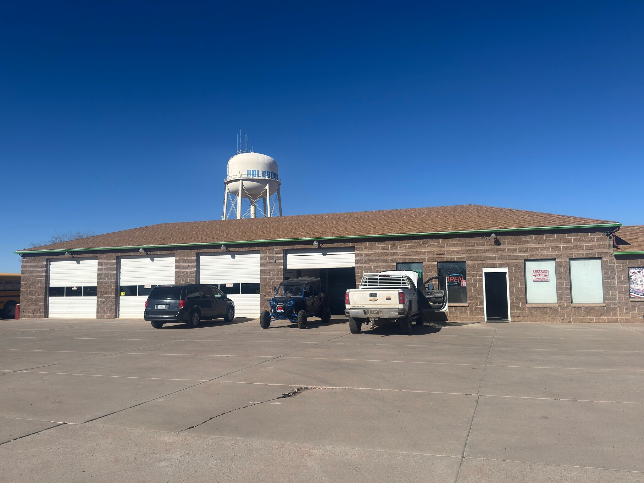 2421 Navajo Blvd, Holbrook, AZ à vendre Photo principale– Image 1 sur 14