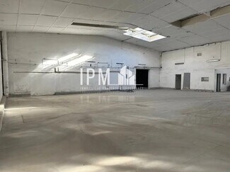 Plus de détails pour Local d'activités à louer