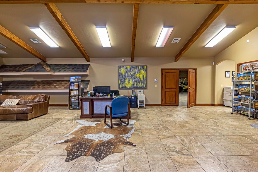 1302 SW Lee Blvd, Lawton, OK à louer - Photo intérieure – Image 1 sur 16