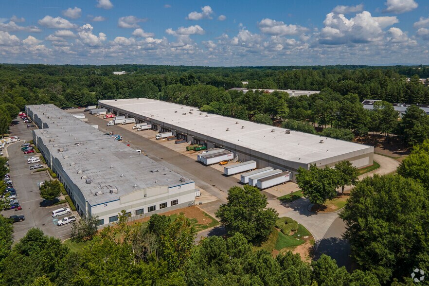 1075 Northfield Ct, Roswell, GA à louer - Photo de l’immeuble – Image 3 sur 4
