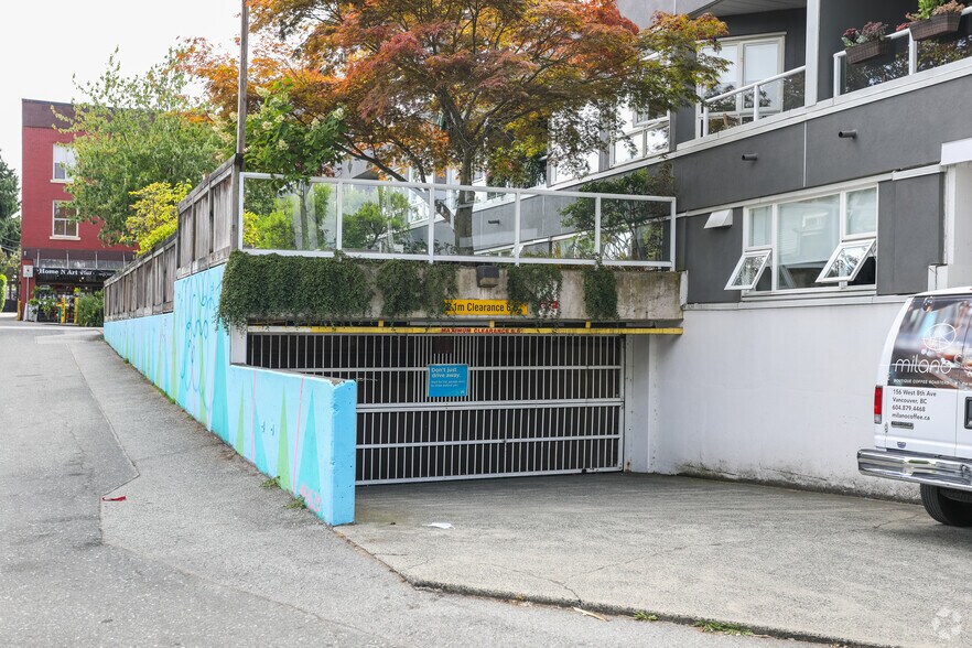1707 Charles St, Vancouver, BC à vendre - Photo de l’immeuble – Image 2 sur 8