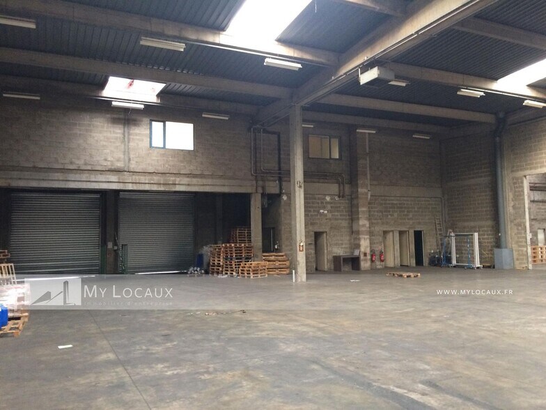 Industriel/Logistique dans Goussainville à louer - Photo de l’immeuble – Image 1 sur 4