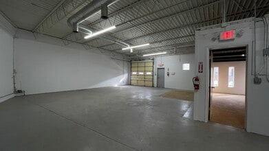 204 N 13th Steet, Saint Charles, IL à louer Photo intérieure– Image 2 sur 11