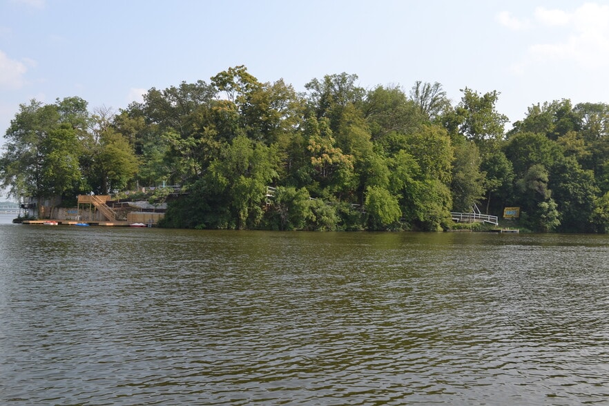 2373 Untalulti Dr, Monticello, IN à vendre - Photo principale – Image 1 sur 36