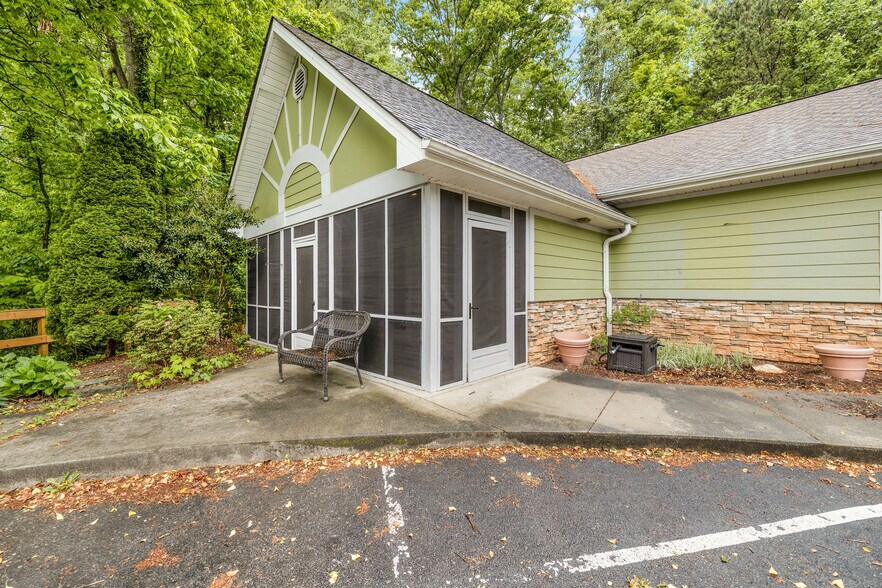 364 Weaverville Rd, Asheville, NC à vendre - Photo de l’immeuble – Image 3 sur 35