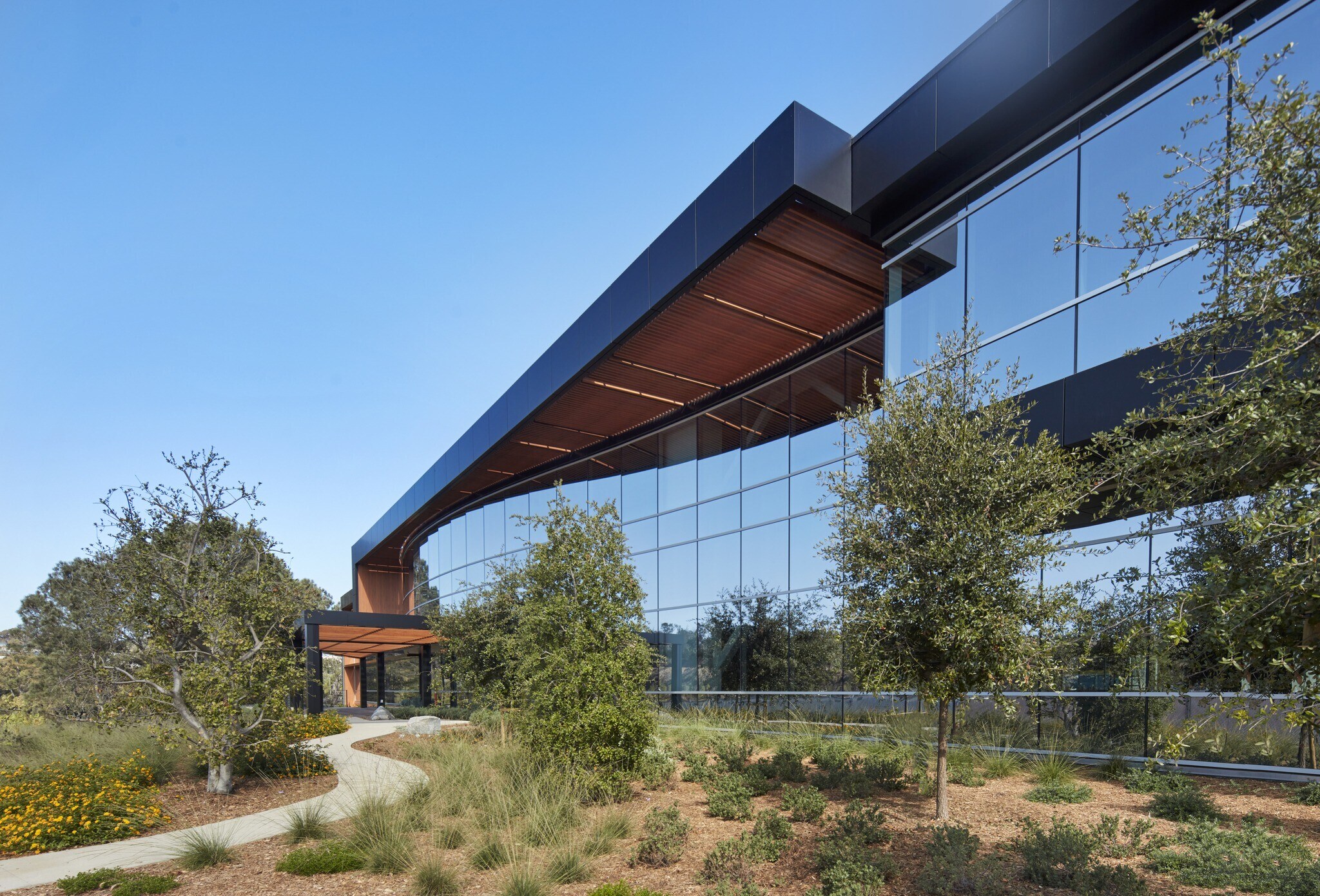 10255 Science Center Dr, San Diego, CA à louer Photo de l’immeuble– Image 1 sur 8