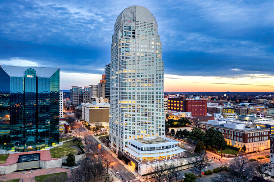 100 N Main St, Winston-Salem, NC à louer - Photo de l’immeuble – Image 1 sur 9