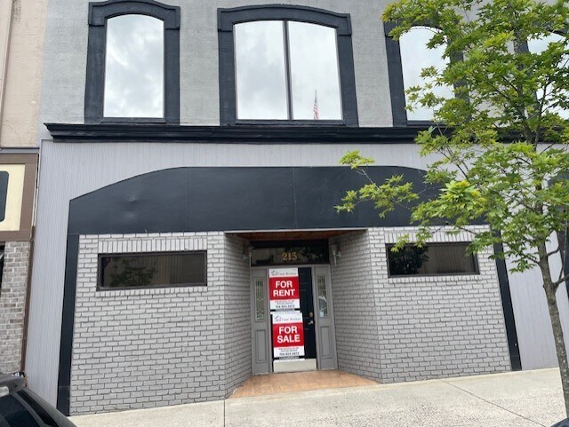 213 W Main Ave, Gastonia, NC à louer - Photo de l’immeuble – Image 1 sur 6