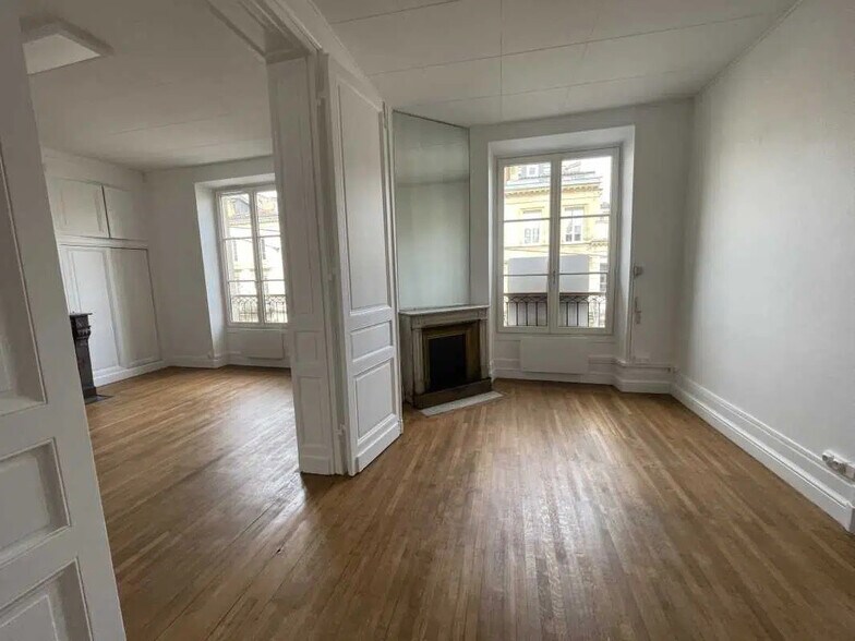 Bureau dans Bordeaux à louer - Photo de l’immeuble – Image 2 sur 10