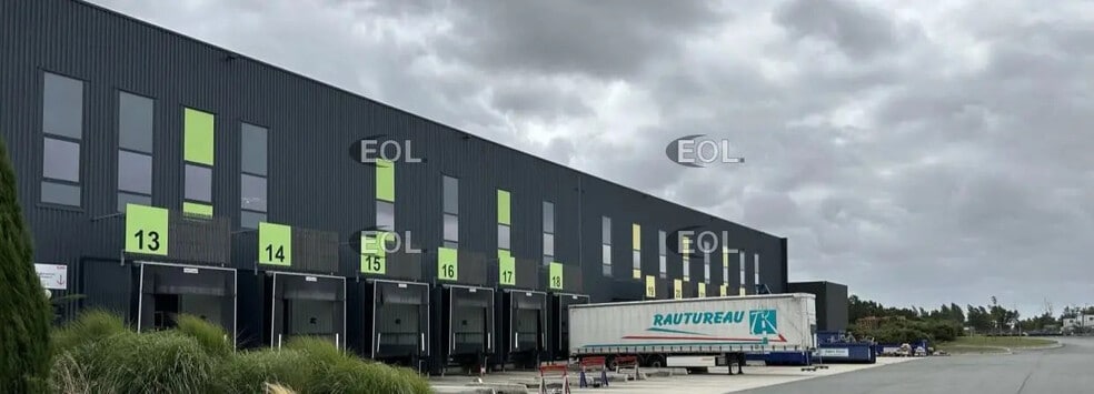 Industriel/Logistique dans Saint-Léger-de-Linières à louer - Photo de l’immeuble – Image 1 sur 4