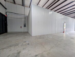26232 FM 2978 Rd, Magnolia, TX à louer Photo intérieure– Image 2 sur 7