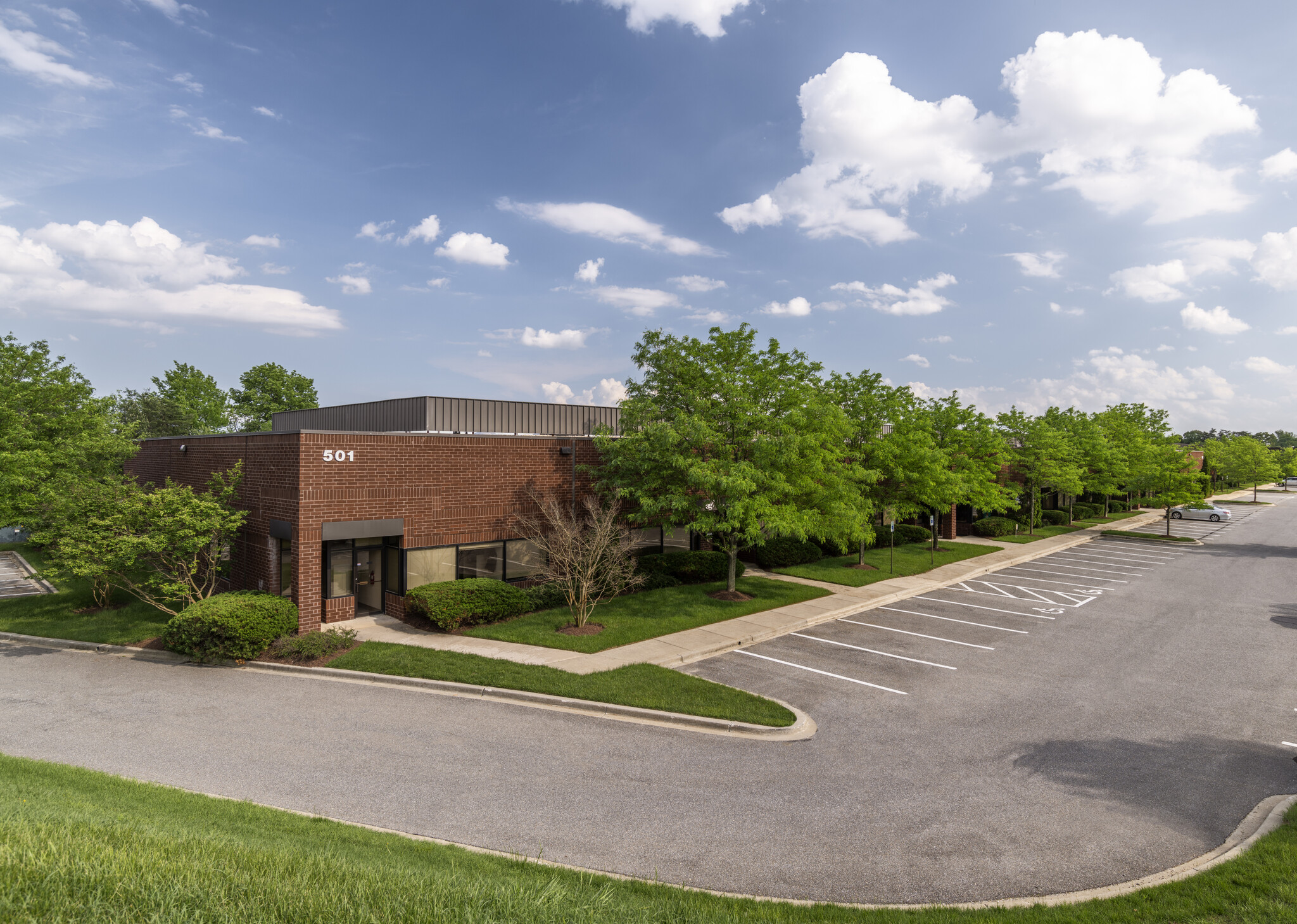 500 McCormick Dr, Glen Burnie, MD à louer Photo de l’immeuble– Image 1 sur 1