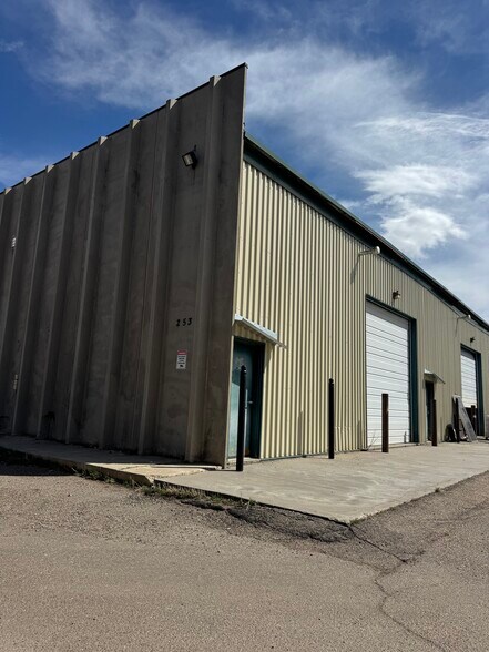 253 Bear River Dr, Evanston, WY à louer - Photo de l’immeuble – Image 2 sur 3