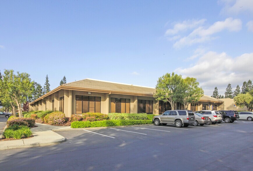 611-617 River Oaks Pky, San Jose, CA à louer - Photo principale – Image 1 sur 13