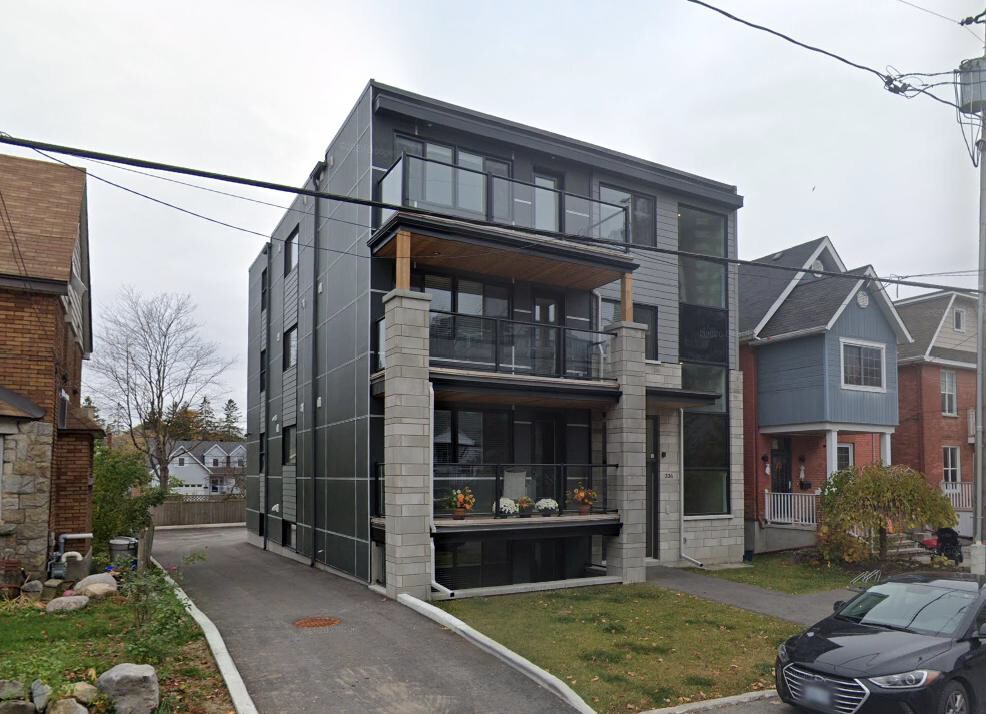 336 Tweedsmuir Av, Ottawa, ON à vendre Photo principale– Image 1 sur 3