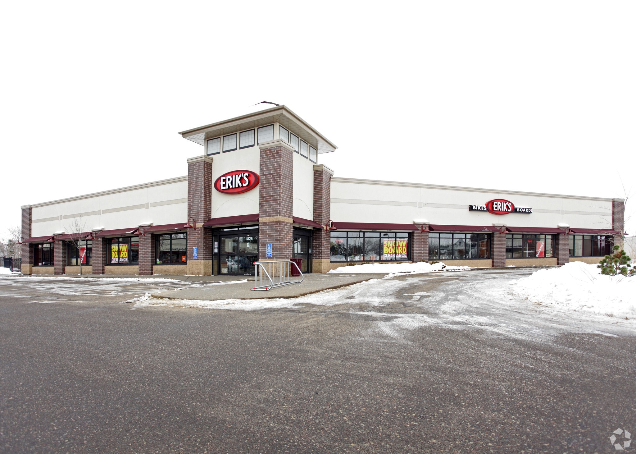 1815 Radio Dr, Woodbury, MN à louer Photo principale– Image 1 sur 2
