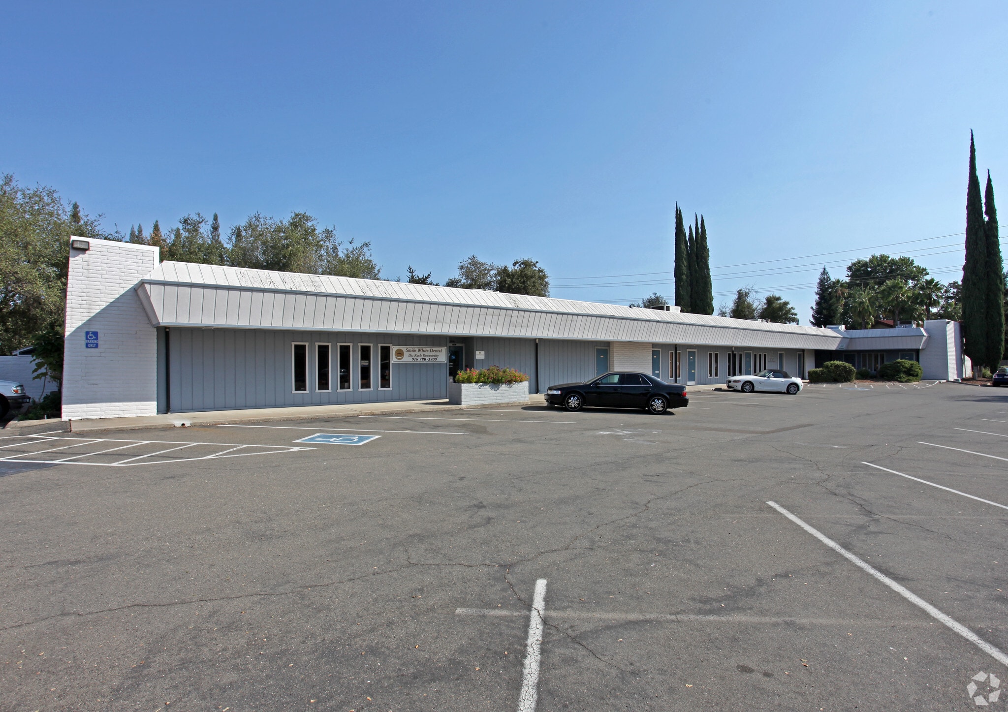 730 Sunrise Ave, Roseville, CA à louer Photo principale– Image 1 sur 6