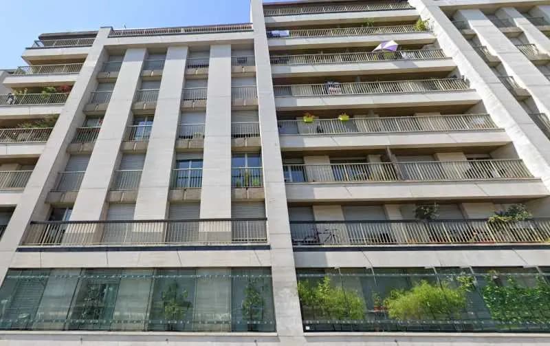 137 Quai De Valmy, Paris à louer - Photo de l’immeuble – Image 3 sur 11