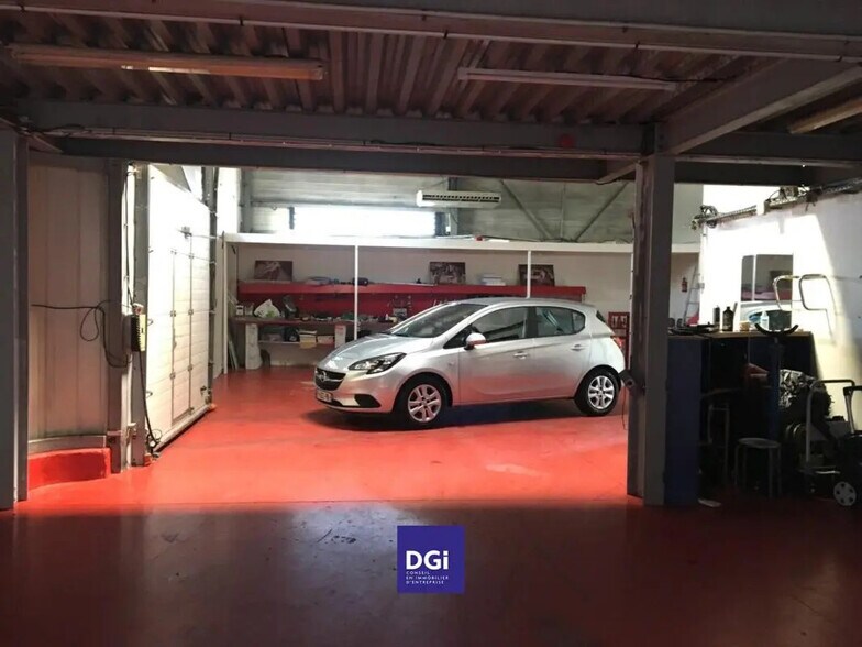 Local d’activités dans Nîmes à louer - Photo intérieure – Image 2 sur 2