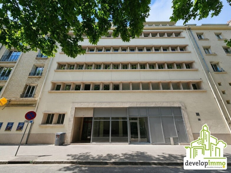 Bureau dans Caen à louer - Photo de l’immeuble – Image 1 sur 6