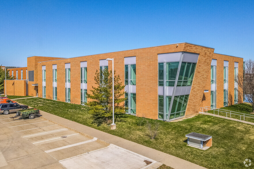 6400 Westown Pky, West Des Moines, IA à louer - Photo de l’immeuble – Image 3 sur 15