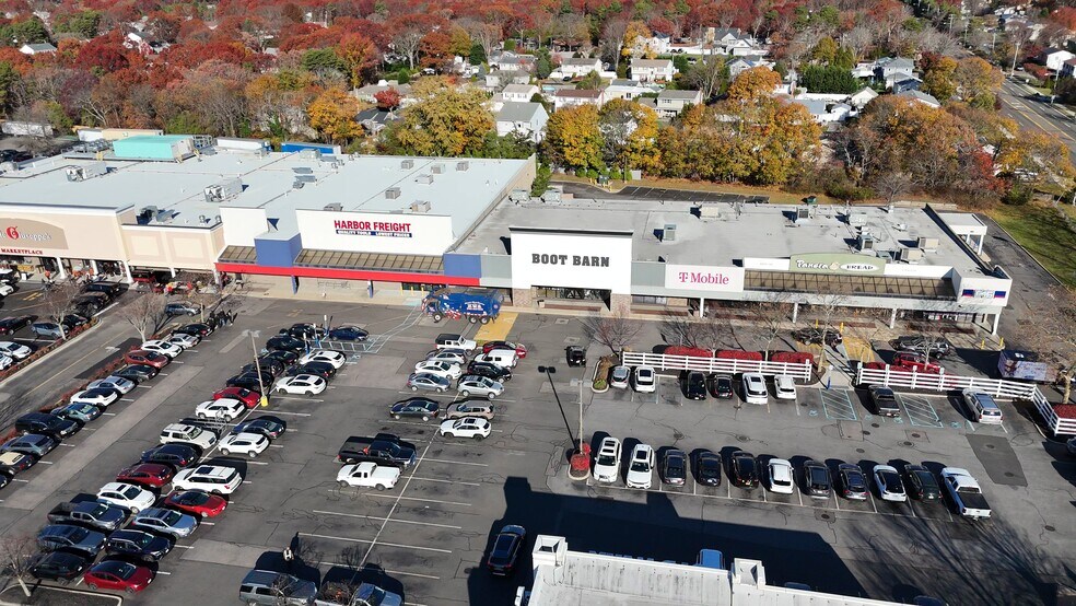 5147-5151 Sunrise Hwy, Bohemia, NY à louer - Vidéo sur l’annonce professionnelle – Image 3 sur 15