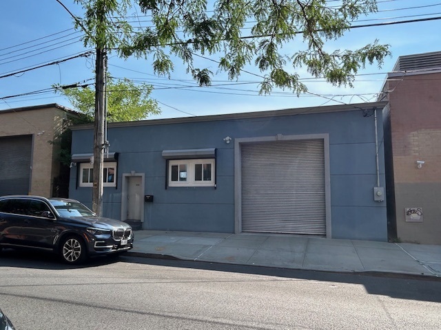 1041 E 46th St, Brooklyn, NY à vendre - Photo de l’immeuble – Image 2 sur 8