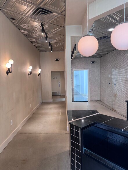 849 Massachusetts Ave, Indianapolis, IN à louer - Photo de l’immeuble – Image 3 sur 7