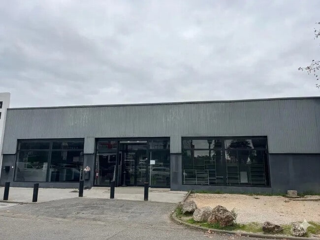 Plus de détails pour Local commercial à louer
