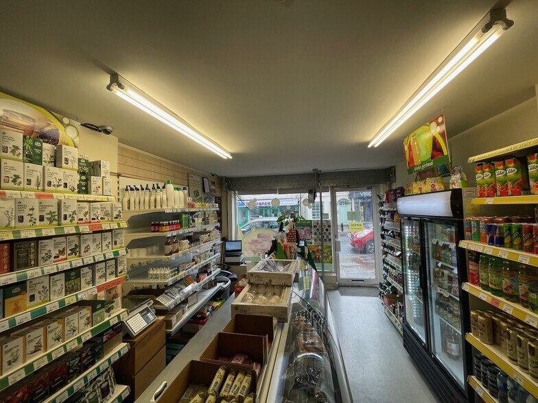 73A-73B Tavistock St, Bedford à louer - Photo de l’immeuble – Image 3 sur 5