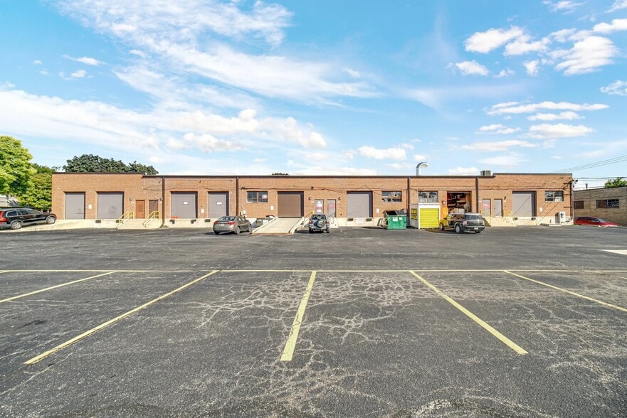 2425-2435 Devon Ave, Elk Grove Village, IL à louer - Photo de l’immeuble – Image 3 sur 6