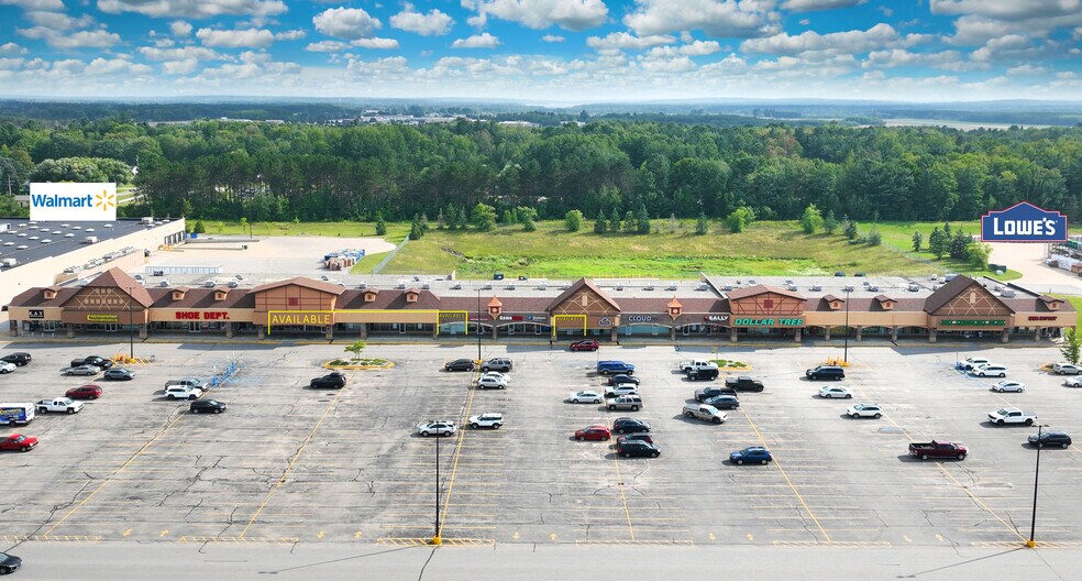 638-856 Edelweiss Village Pky, Gaylord, MI à louer - Photo de l’immeuble – Image 1 sur 7