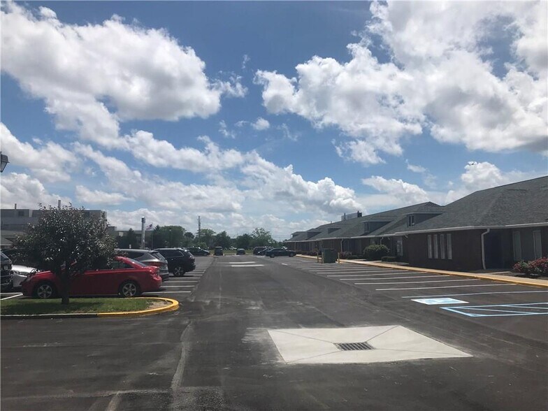 5162 E Stop 11 Rd, Indianapolis, IN à louer - Photo de l’immeuble – Image 2 sur 6