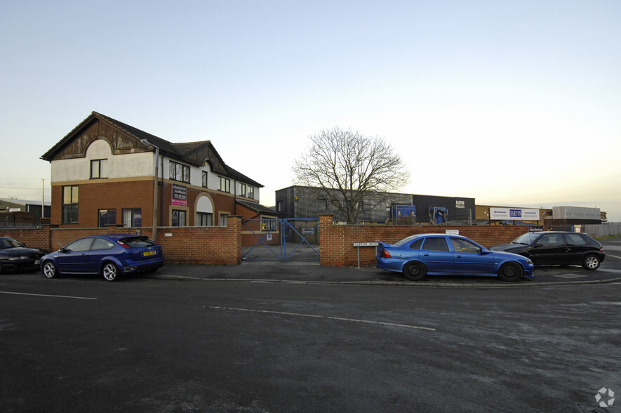 Barton Rd, Nottingham à louer - Photo de l’immeuble – Image 2 sur 3