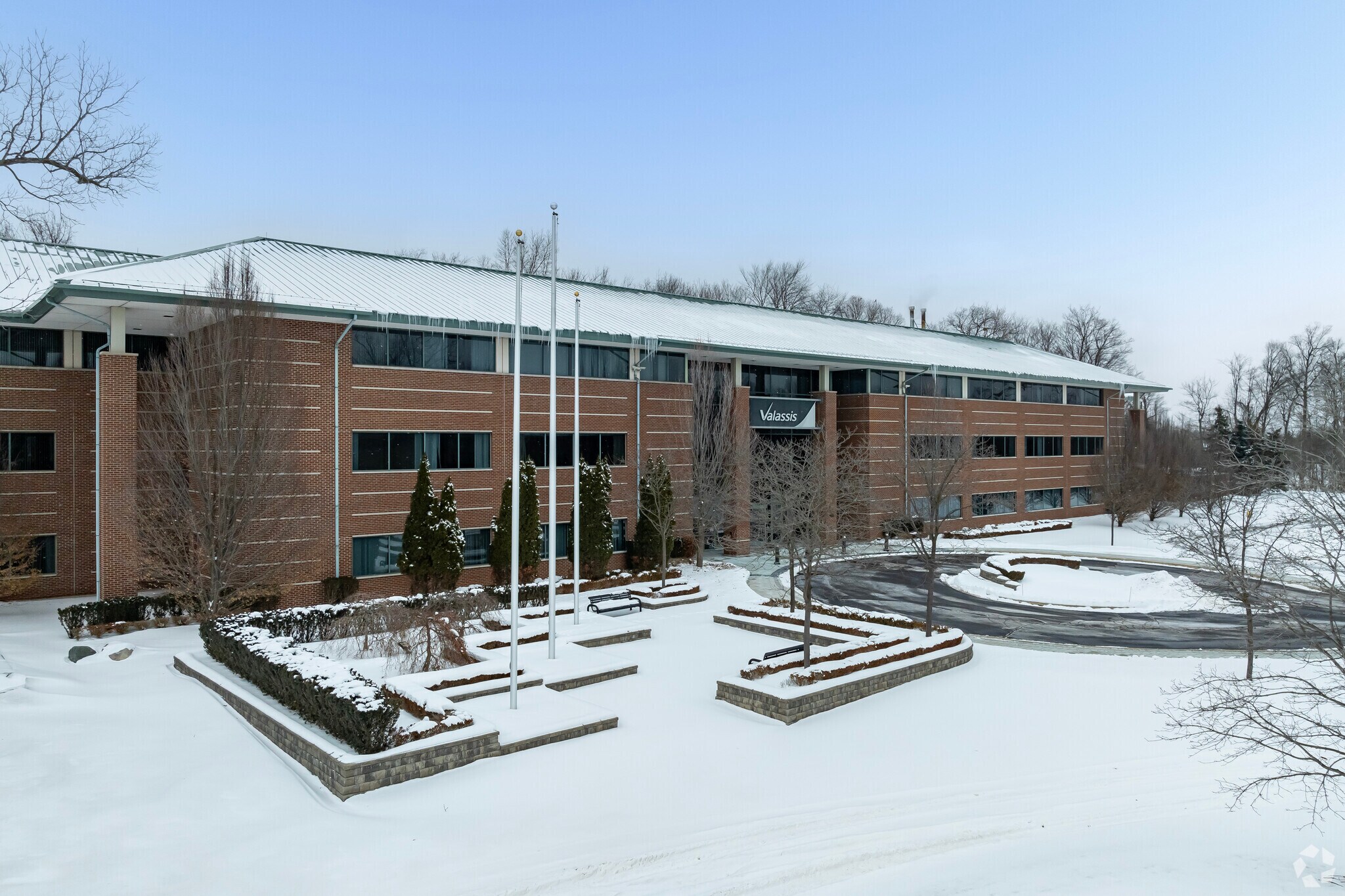 19975 Victor Pky, Livonia, MI à louer Photo principale– Image 1 sur 6