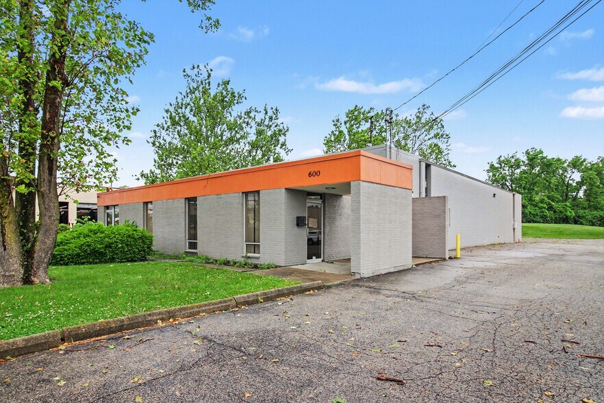 600 Northland Blvd, Forest Park, OH à vendre - Photo de l’immeuble – Image 2 sur 31