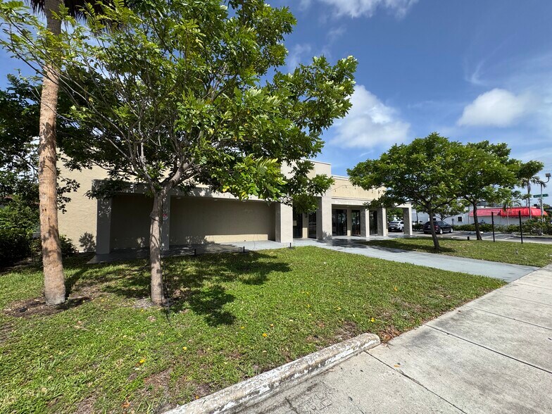 1722 N Federal Hwy, Hollywood, FL à louer - Photo de l’immeuble – Image 3 sur 19
