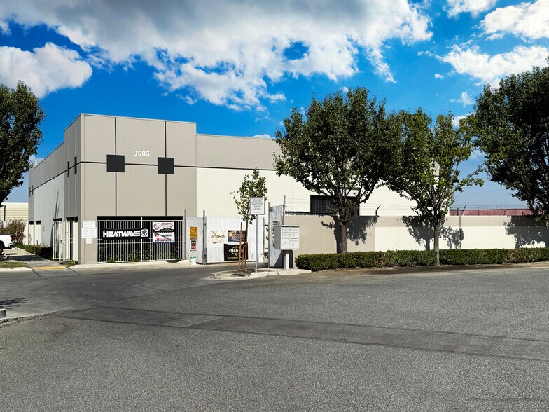 3441 Landco Dr, Bakersfield, CA à louer - Photo de l’immeuble – Image 3 sur 5
