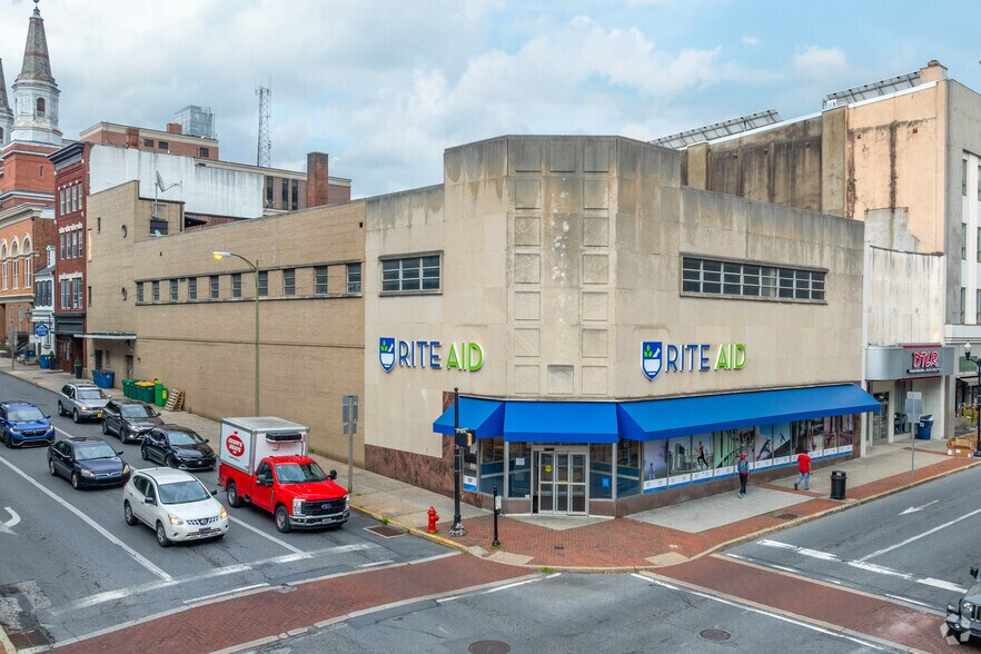 59 N Queen St, Lancaster, PA à louer - Photo de l’immeuble – Image 1 sur 7