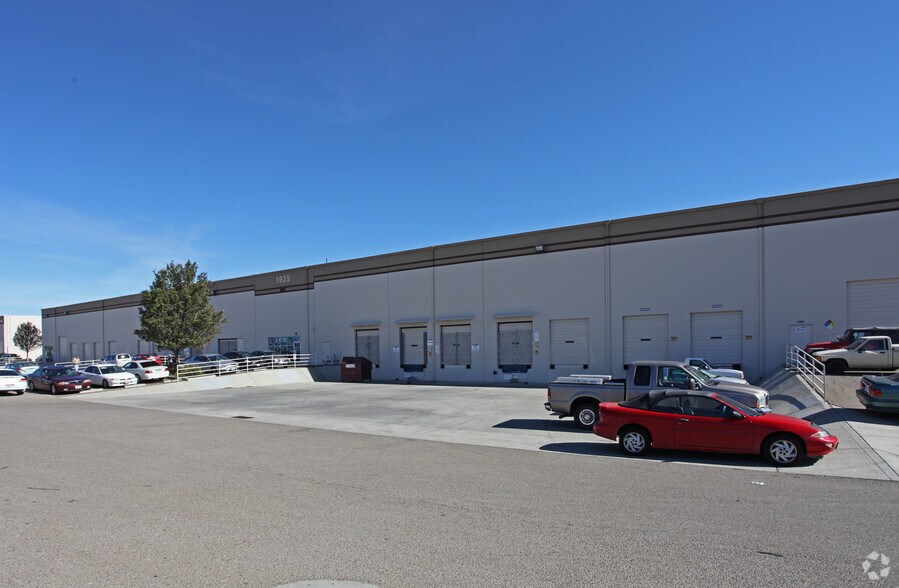 1925 N MacArthur Dr, Tracy, CA à louer - Photo de l’immeuble – Image 2 sur 3