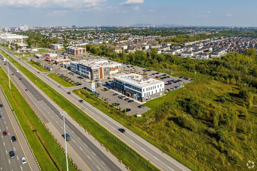 4670 Aut Sud Laval (A-440) Desste O, Laval, QC à vendre - Aérien – Image 2 sur 6