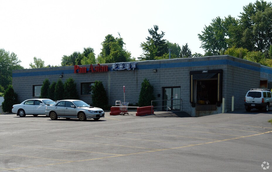 124 Headson Dr, De Witt, NY à vendre - Photo de l’immeuble – Image 2 sur 9