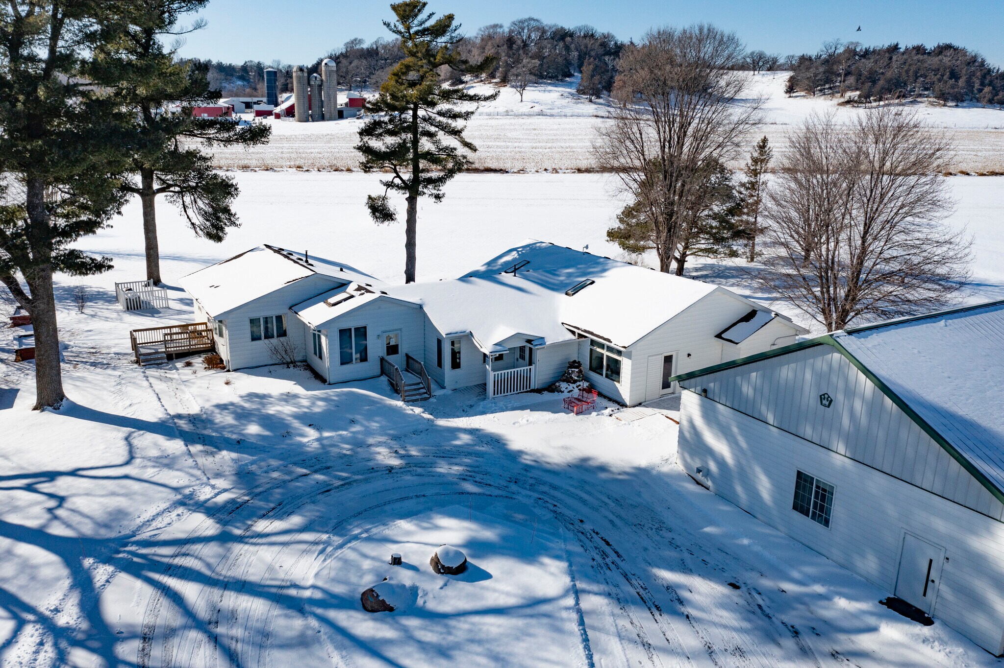 W10356 Highway 29, River Falls, WI à louer Photo principale– Image 1 sur 16