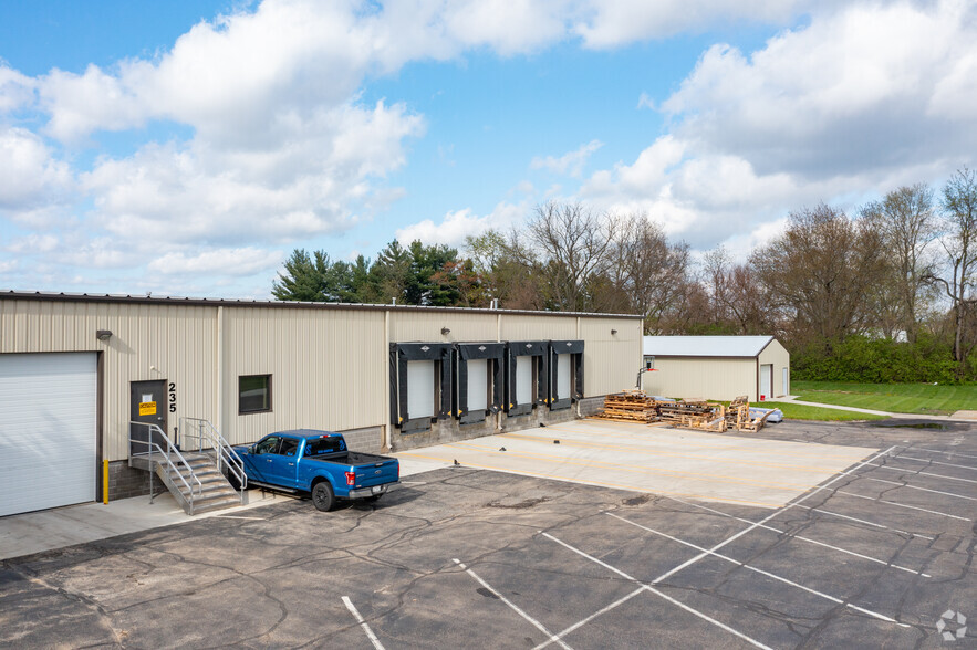 235 S Pioneer Blvd, Springboro, OH à louer - Photo de l’immeuble – Image 3 sur 4