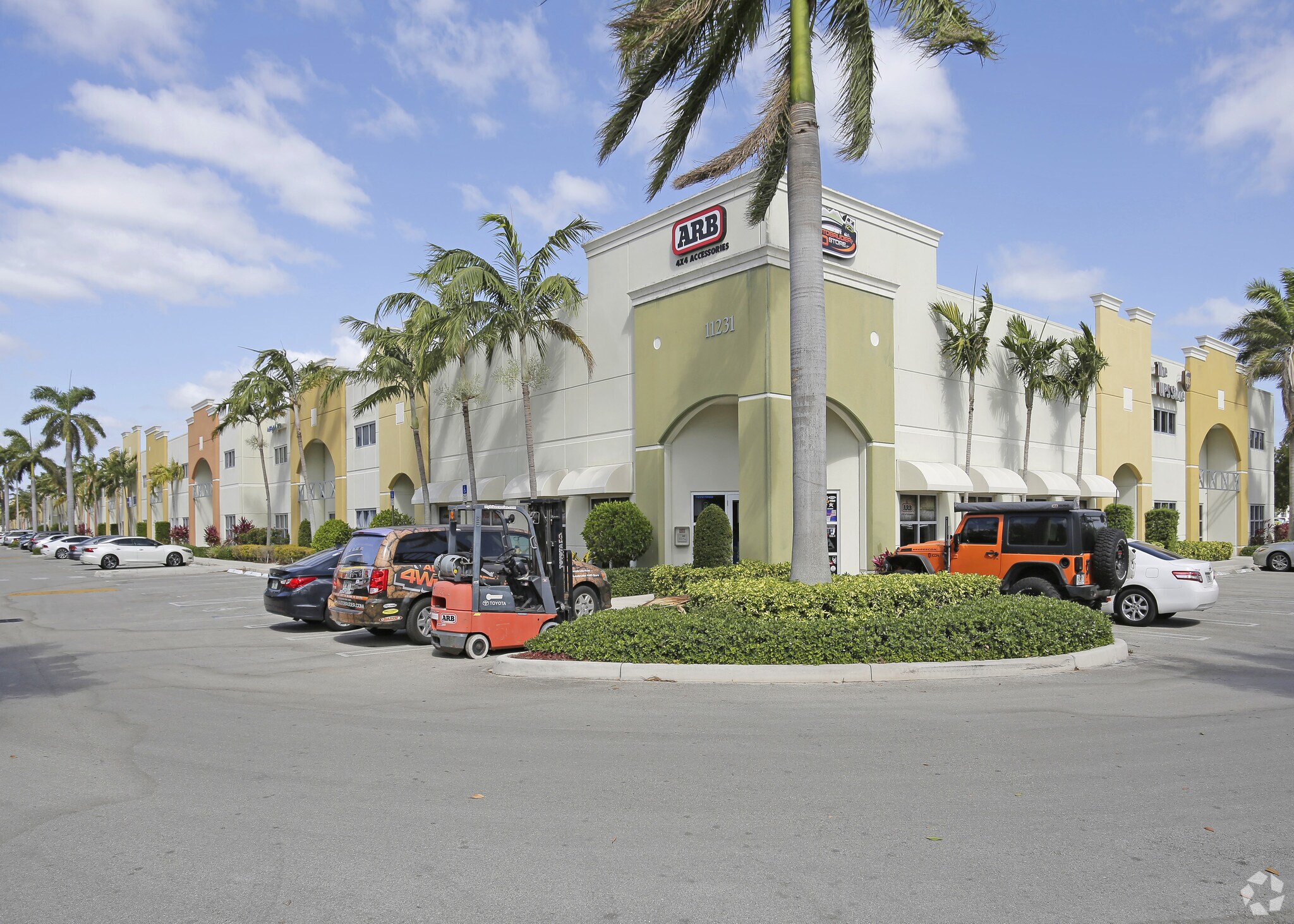 11231 NW 20th St, Miami, FL à louer Photo principale– Image 1 sur 43