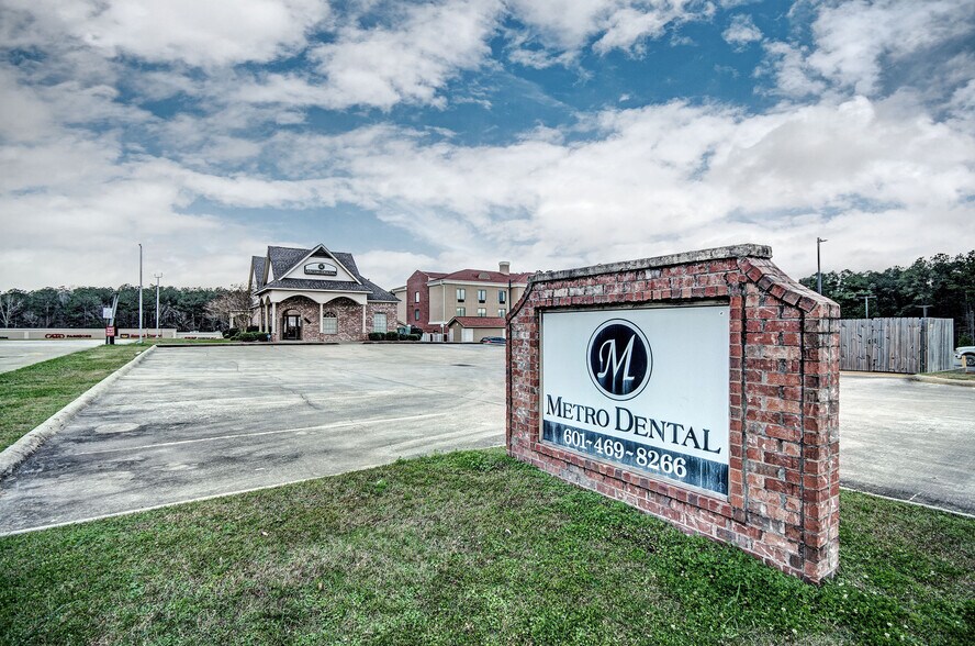 1237 Highway 35, Forest, MS à vendre - Photo de l’immeuble – Image 1 sur 37