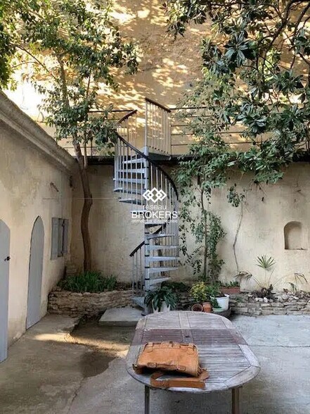 Local commercial dans Orange à vendre - Photo de l’immeuble – Image 3 sur 30