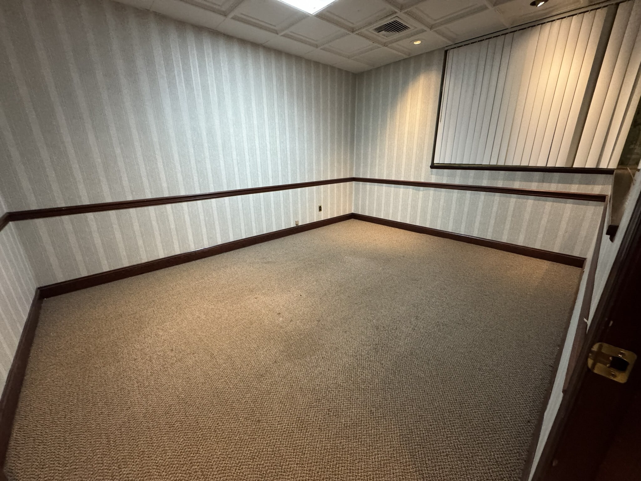 175 E Shore Rd, Great Neck, NY à louer Photo intérieure– Image 1 sur 20